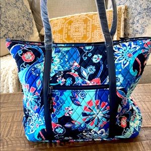 NWT large Vera Bradley tote